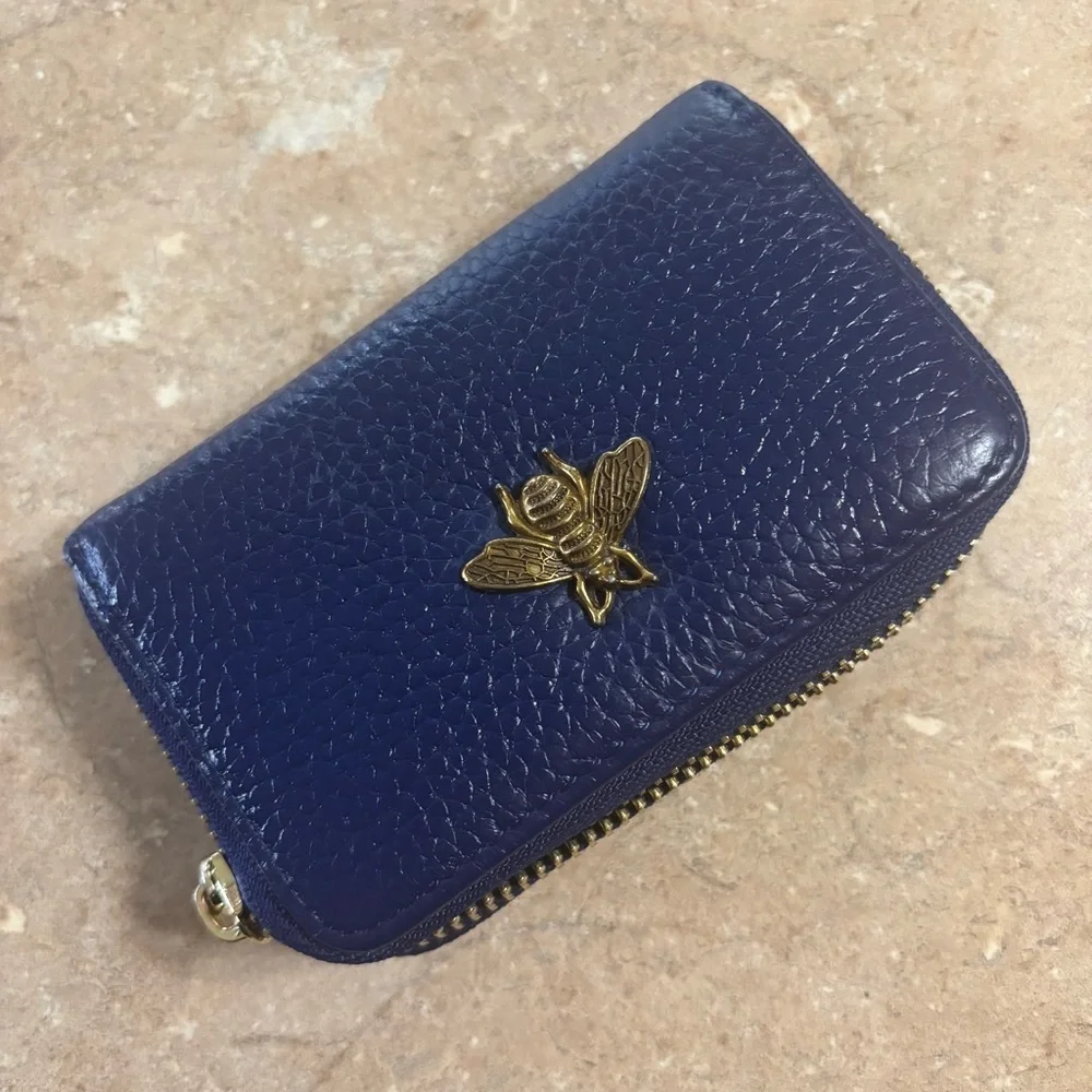 Elegant Navy Blue Faux Leather Card Holder with Brass Bee Accent